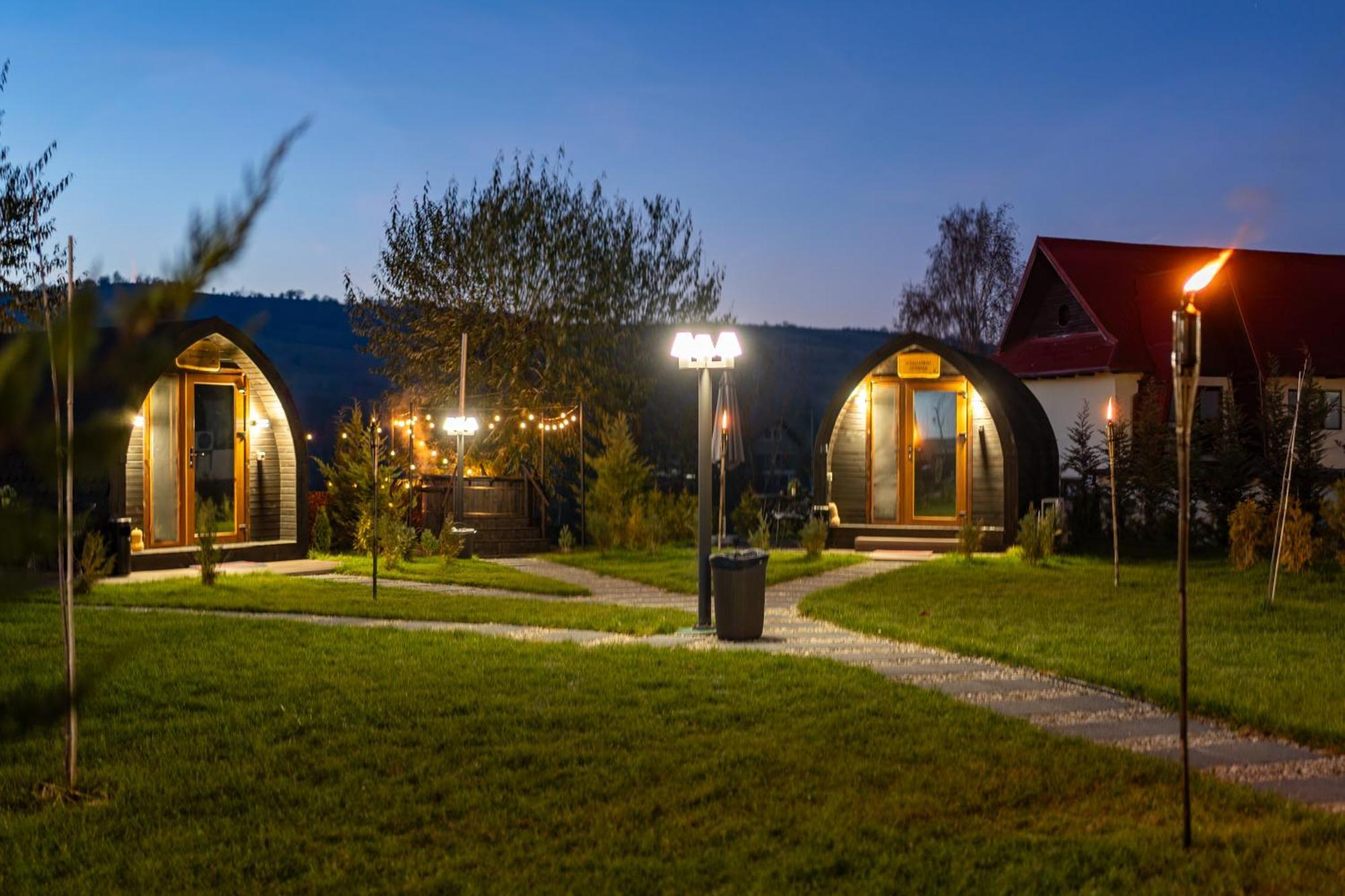 Glamp In Style Pods Resort Bran  Luaran gambar