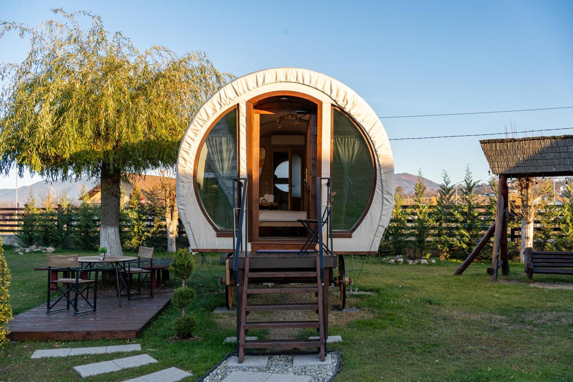 Glamp In Style Pods Resort Bran  Luaran gambar