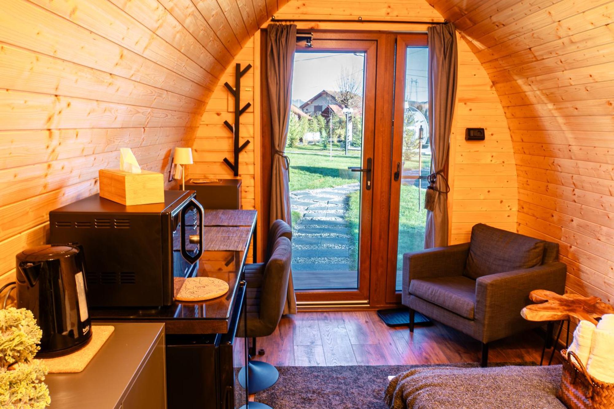Glamp In Style Pods Resort Bran  Luaran gambar