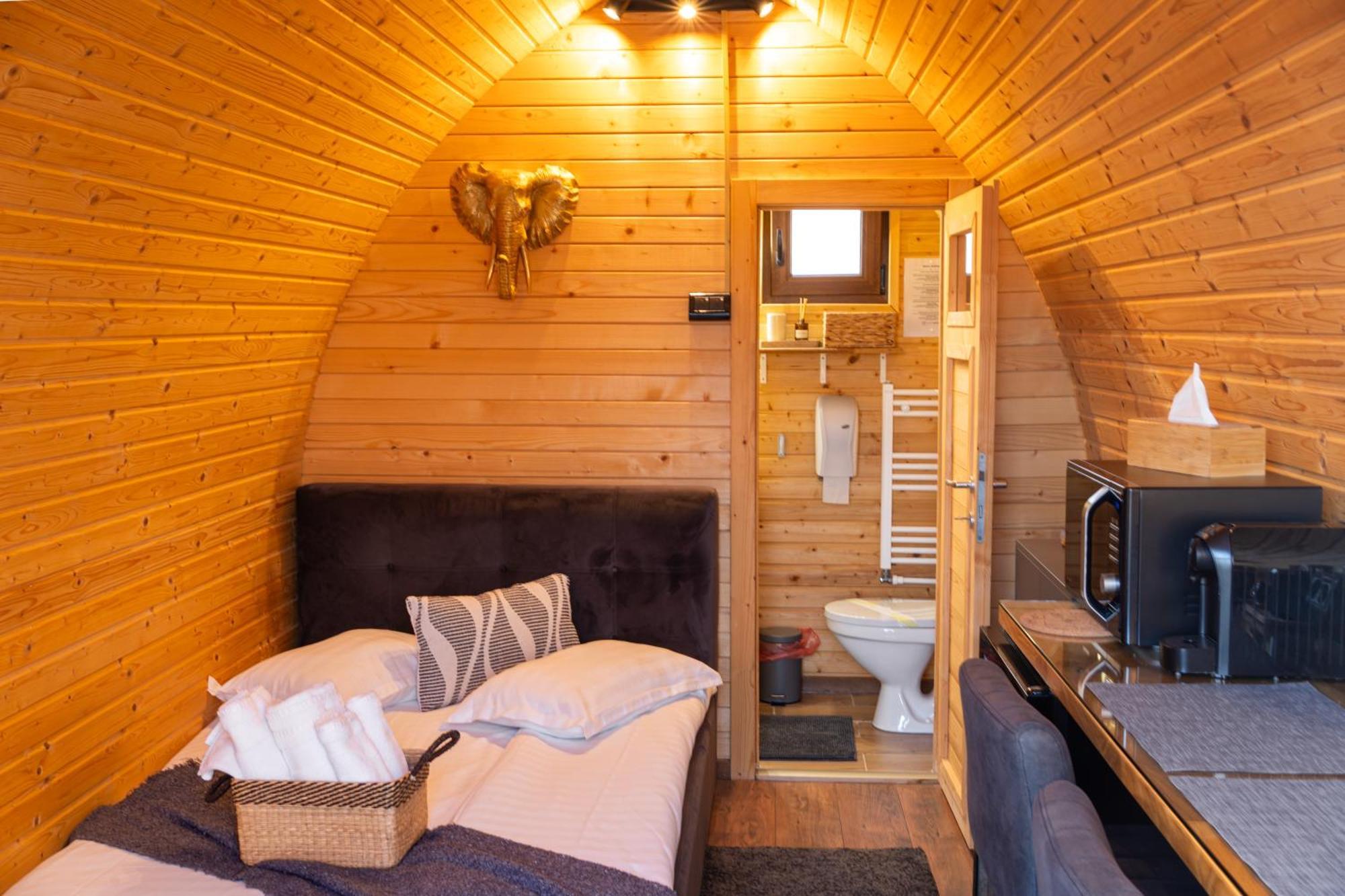 Glamp In Style Pods Resort Bran  Luaran gambar